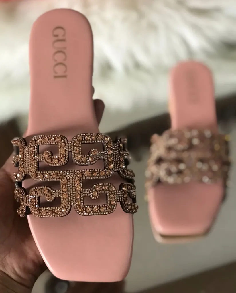 ✨ New Arrivals – Gucci Slippers ✨ (Black)